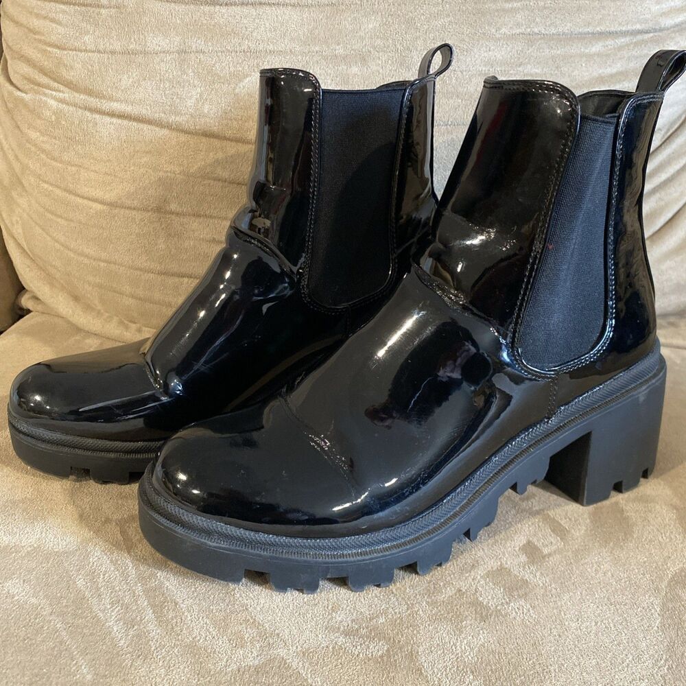 JustFab Boots Women's 8.5 Shiny Black Roonie w/2.35” Heel Pull On Chelsea Style